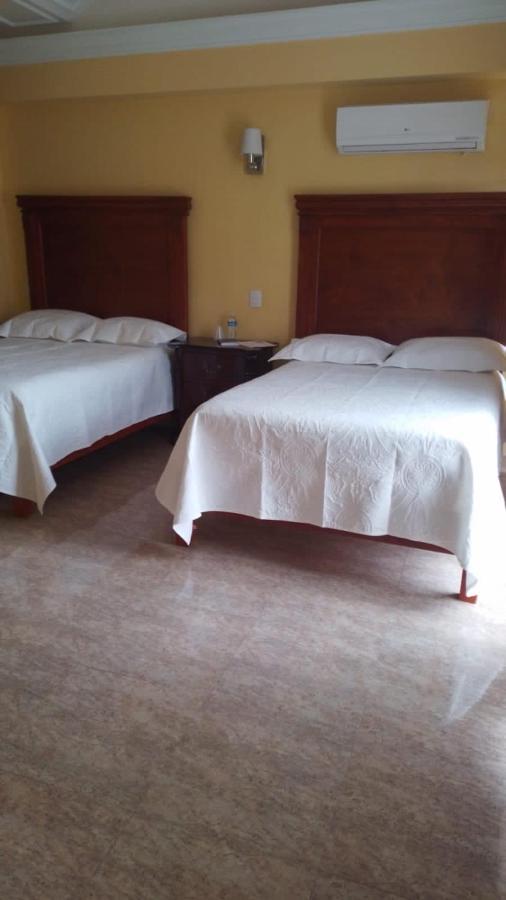 Hotel La Ezequiel Montes